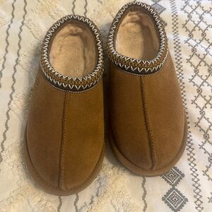 Ugg Tasman slippers